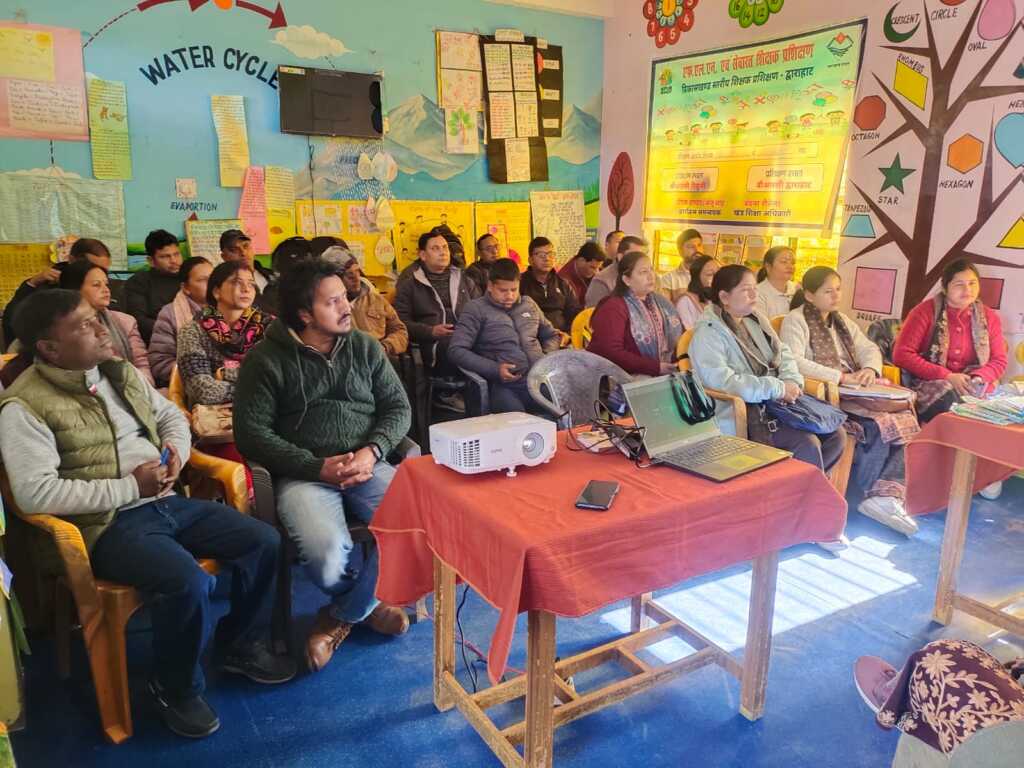 द्वाराहाट के शिक्षकों ने सीखे बुनियादी साक्षरता और संख्या ज्ञान शिक्षण के गुर