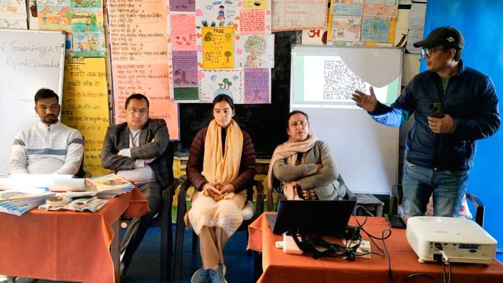 द्वाराहाट के शिक्षकों ने सीखे बुनियादी साक्षरता और संख्या ज्ञान शिक्षण के गुर