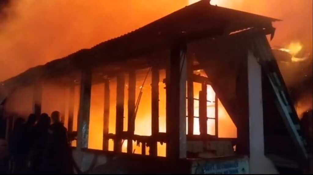 ब्रेकिंग न्यूज़:नैनीताल में भीषण आग:आधा दर्जन से अधिक फायर की गाड़िया मौके पर,भारी नुकसान